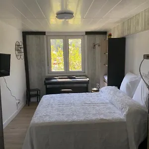  Séjour chez l'habitant El Naranjo, Reate Lss00277